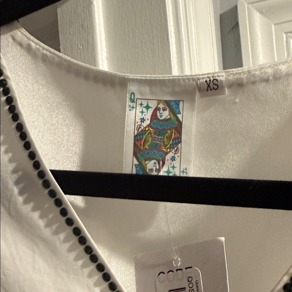 Queen of sparkles White and Green Shamrock Women's Top NWT xs new! Peplum top - Picture 3 of 12